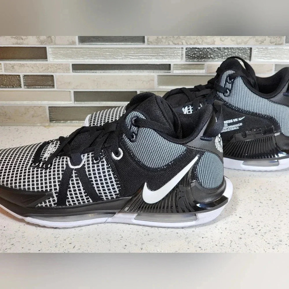 Nike Lebron Witness VII 7 Black & White Men's Size 12.0 DZ3299 001 - Picture 2 of 11